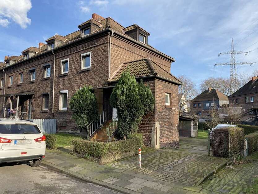 Haus zum Kaufen in Duisburg Fahrn 169.000 € 70 m²