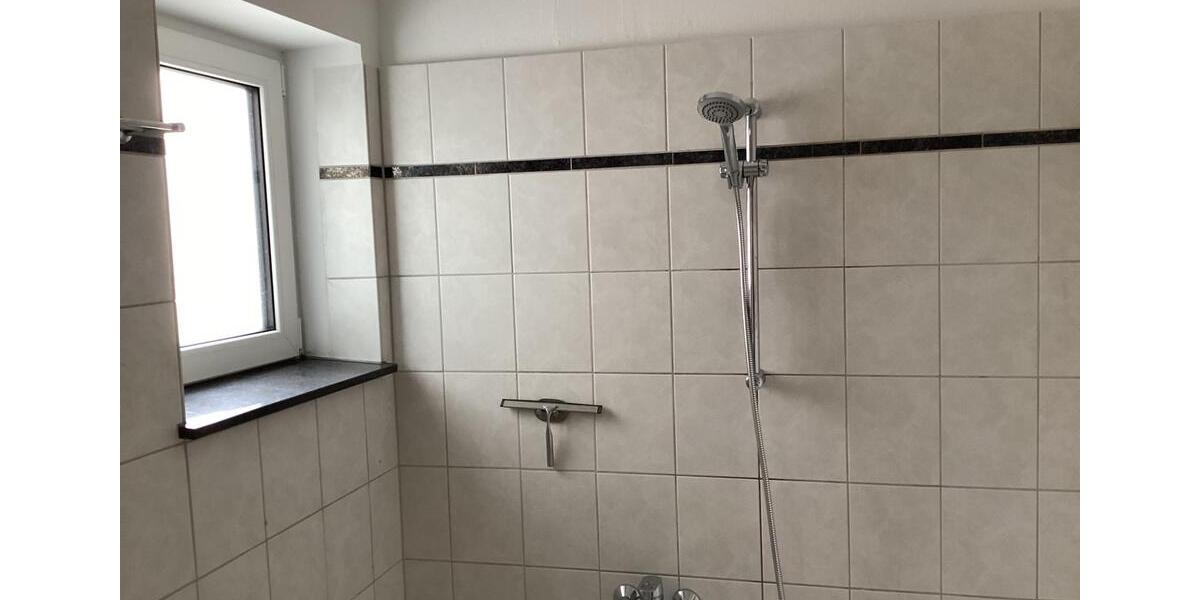 Erdgeschoßwohnung Meerbusch - 3.5 Zimmer, 93 m&sup2;, 1.360&euro; | Angebot:26366147