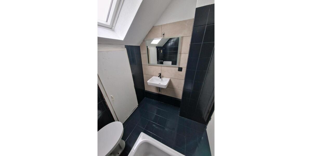 Dachgeschoßwohnung Essen Stadtbezirk V - 1 Zimmer, 34 m&sup2;, 50.000&euro; | Angebot:25719302