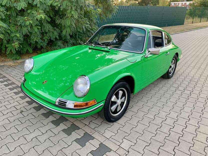 911