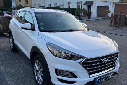 Hyundai TUCSON 48.300 km 20.900 € Essen 45141