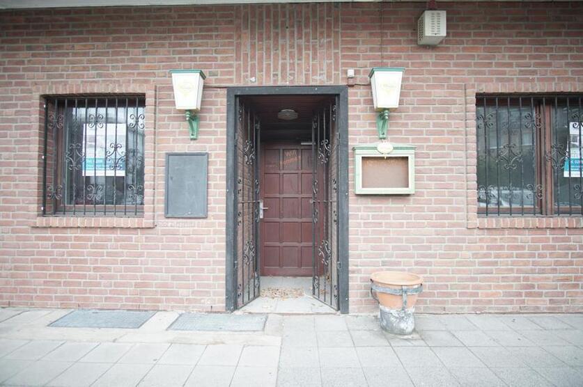 ~ Sanierungsbedürftige Gaststätte FREI ~ zimmer