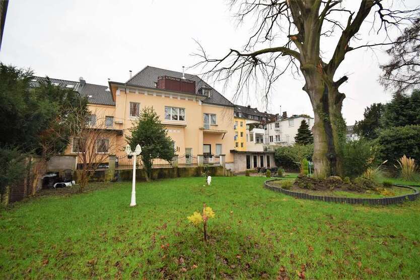 Haus zum Kaufen in Krefeld 1.790.000 € 525 m²