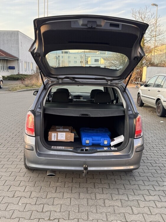 Opel Astra H 158.000 km 3.590 € Düsseldorf 40213