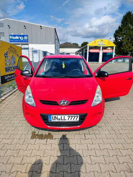 Hyundai i20 123.000 km 2.400 € Essen 45144