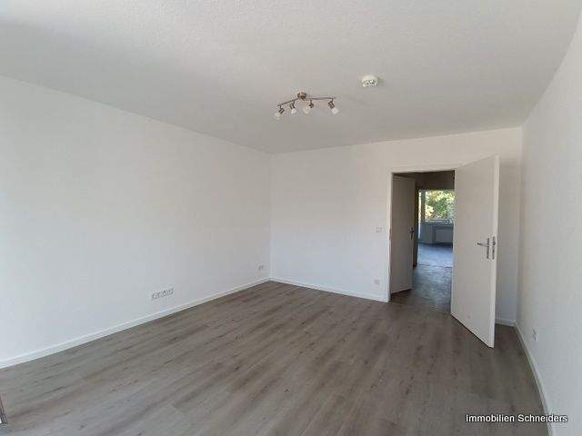 Düsseldorf-Oberbilk, Heerstraße 27 - Komplett sanierte Wohnung mit 2 Balkonen + Küchenzeile ab Oktober zu mieten !! 2 zimmer