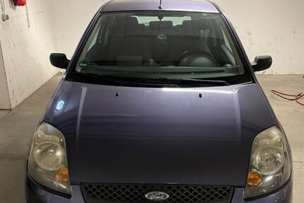 Ford Fiesta 107.000 km 2.450 &euro; Velbert 42549