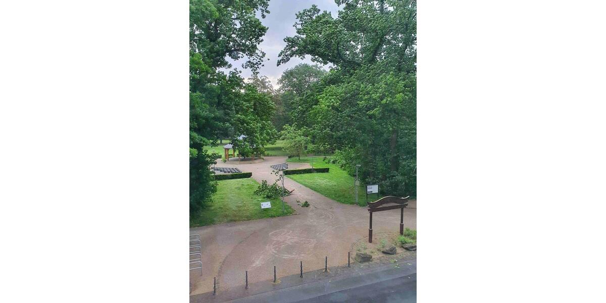 Dachgeschoßwohnung Duisburg Essenberg - 4.5 Zimmer, 87 m&sup2;, 1.130&euro; | Angebot:25175282