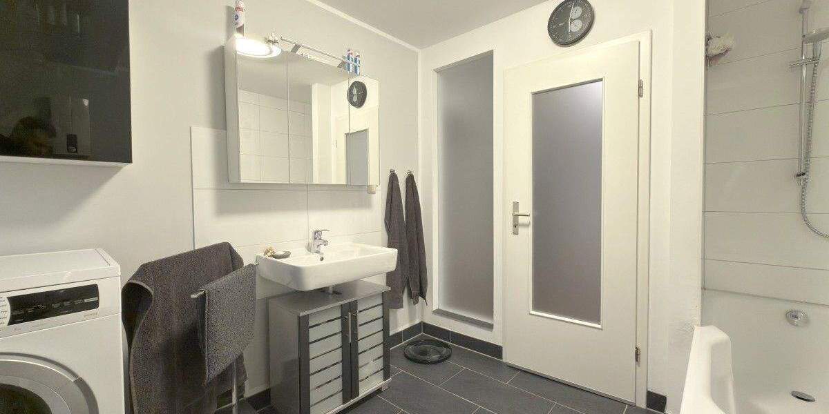 Etagenwohnung Oberhausen Altstadt-Mitte - 3 Zimmer, 113 m&sup2;, 945&euro; | Angebot:25250361