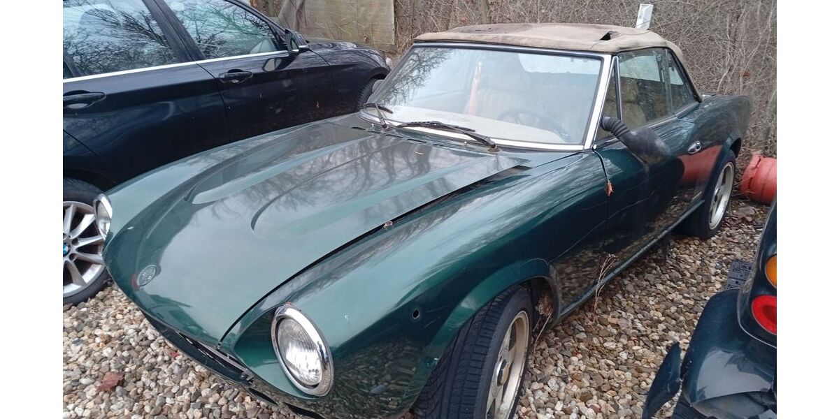 Fiat 124 Spider 75.927 km 5.900 &euro; Düsseldorf 40227