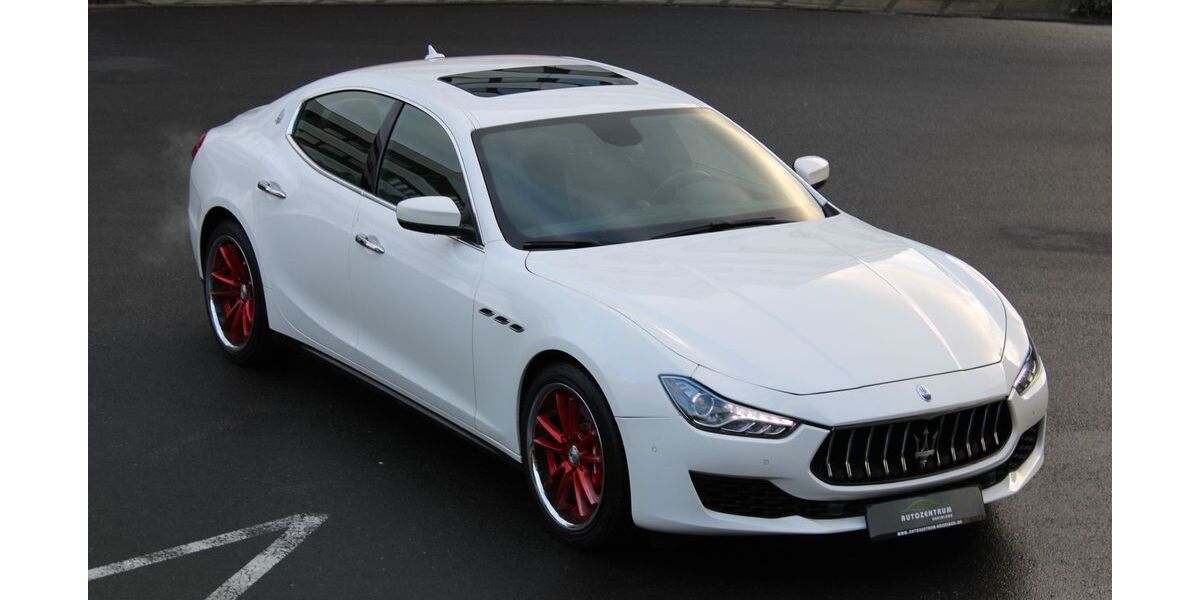 Maserati Ghibli 118.564 km 27.000 &euro; Düsseldorf 40233