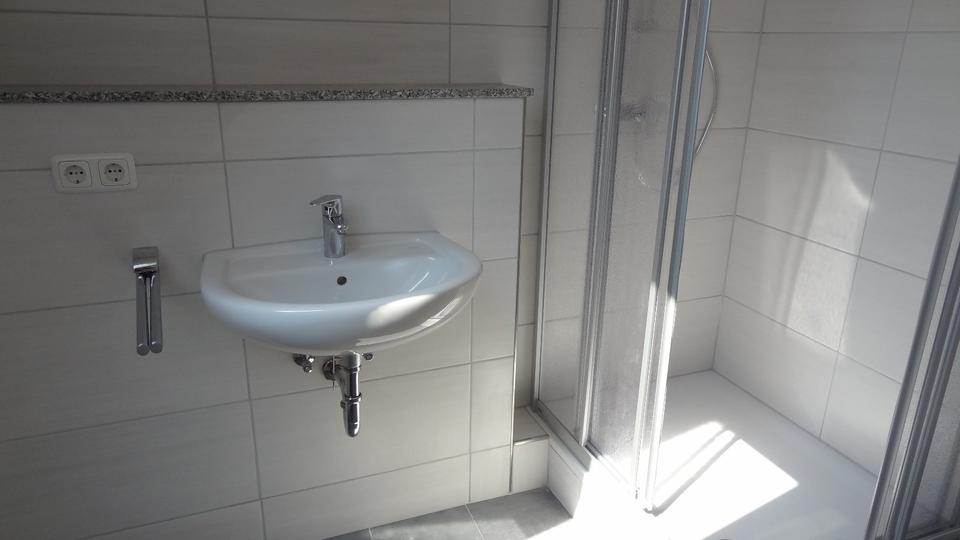 Dachgeschoßwohnung Velbert Langenberg - 1 Zimmer, 32 m&sup2;, 270&euro; | Angebot:25054609