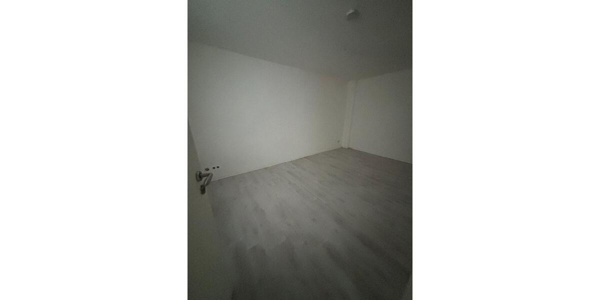 Erdgeschoßwohnung Oberhausen - 3.5 Zimmer, 64 m&sup2;, 445&euro; | Angebot:25438693