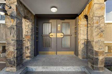 Wohnen mit Komfort: 2,5-Zimmer-Etagenwohnung mit Balkon, Garage und modernem Ambiente 2 zimmer