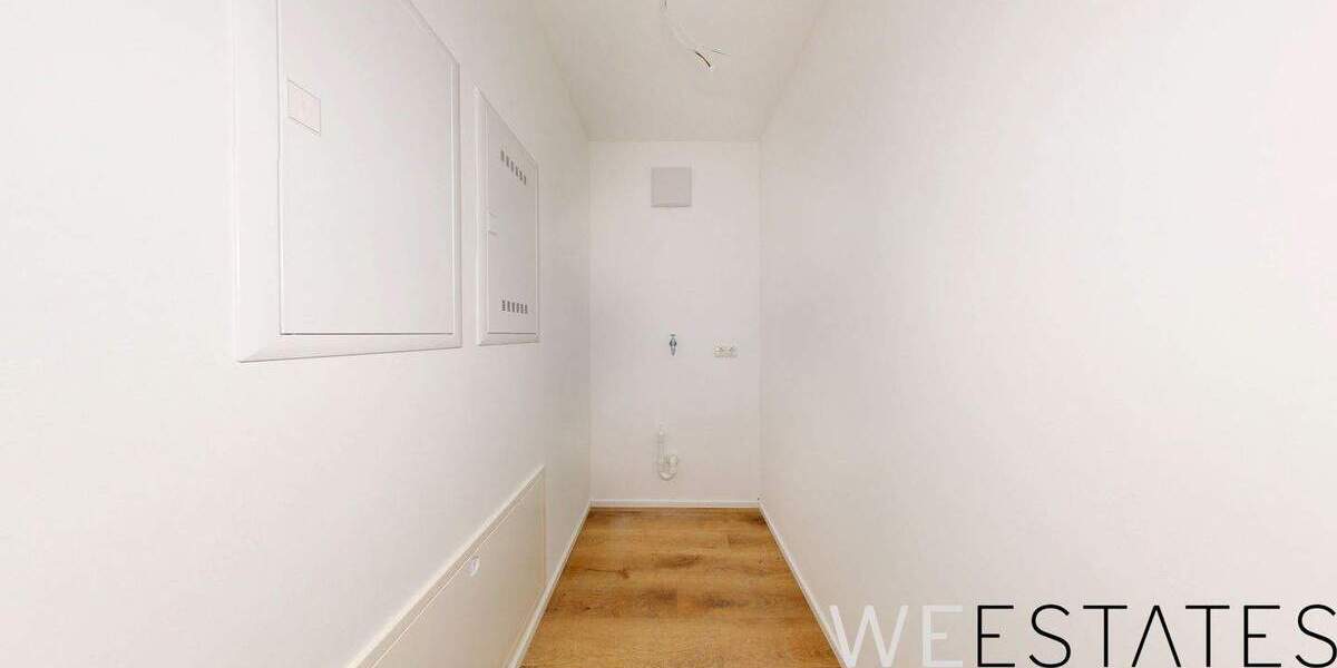 Etagenwohnung Düsseldorf Eller - 2 Zimmer, 82 m&sup2;, 1.520&euro; | Angebot:24656874