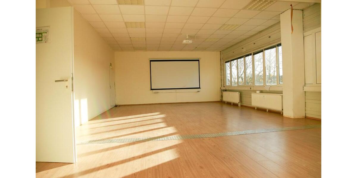 Zentral gelegene und flexible Büroräume Schulungsräume zimmer