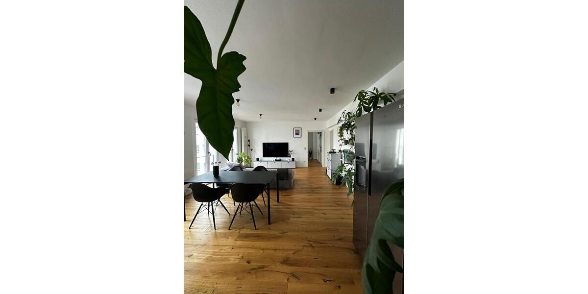 Etagenwohnung Essen Stadtkern - 2 Zimmer, 83 m&sup2;, 960&euro; | Angebot:25261449