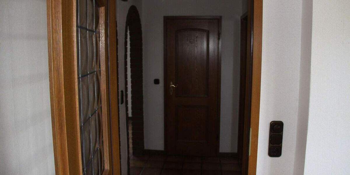 Alles was das Herz begehrt - Freistehendes Ein- Zweifamiliendomizil mit paradiesischem Garten 9 zimmer