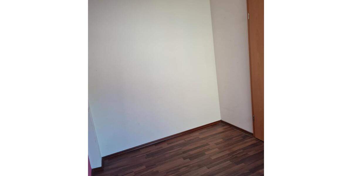 Dachgeschoßwohnung Krefeld Dießem - 2 Zimmer, 40 m&sup2;, 400&euro; | Angebot:26313871