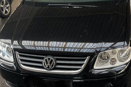 VW Touran 303.123 km 2.100 &euro; Meerbusch 40667