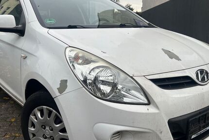 Hyundai i20 176.000 km 1.990 € Duisburg 47059