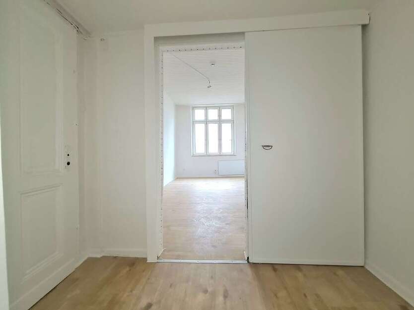 Wohnung zum Kaufen in Düsseldorf 339.000 € 69.74 m²