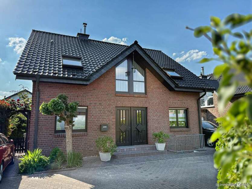 Haus zum Kaufen in Moers 649.000 € 155 m²
