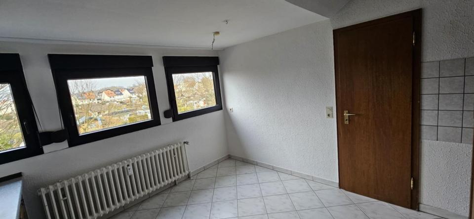 Dachgeschoßwohnung Duisburg Großenbaum - 2.5 Zimmer, 86 m&sup2;, 795&euro; | Angebot:24981041