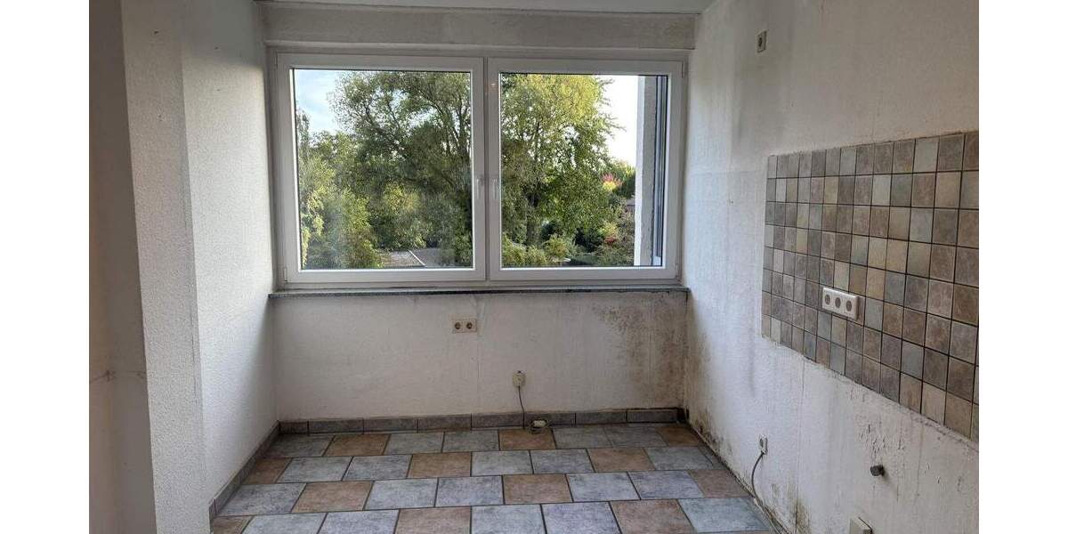 Etagenwohnung Krefeld Inrath/Kliedbruch - 4 Zimmer, 100 m&sup2;, 150.000&euro; | Angebot:25390317