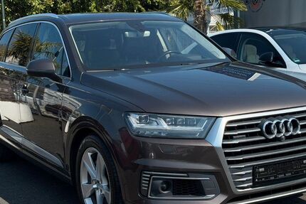 Audi Q7 275.700 km 21.900 &euro; Düsseldorf 40627