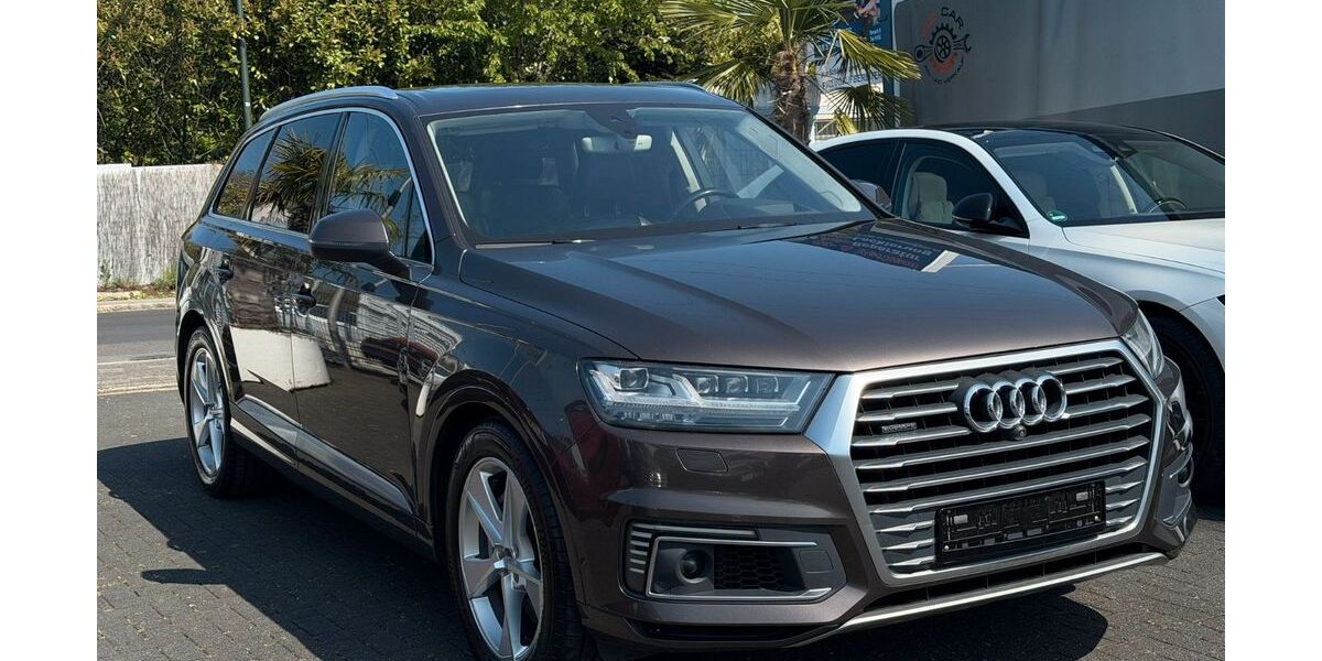 Audi Q7 275.700 km 21.900 &euro; Düsseldorf 40627