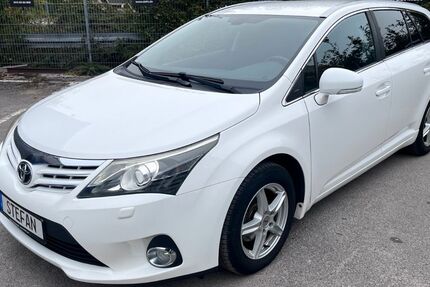 Toyota Avensis 161.500 km 7.900 &euro; Neuss 41472