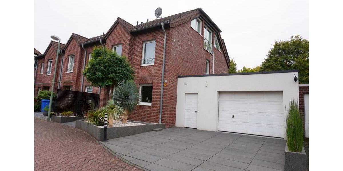 Reiheneckhaus mit Doppelgarage, Garten, PV-Anlage, Speicher 4 zimmer