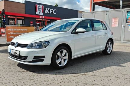 VW Golf 91.000 km 8.800 &euro; Duisburg 47239