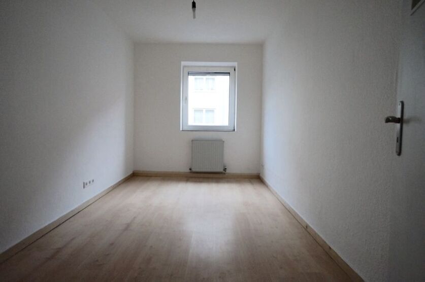 Schöne 3 Zimmer Wohnung im gepflegten Haus ! 3 zimmer