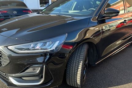 Ford Focus 111.450 km 16.880 &euro; Düsseldorf 40549