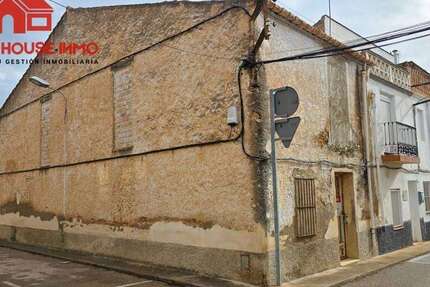 Haus zum Kaufen in Santa Bàrbara 26.000 € 186 m²