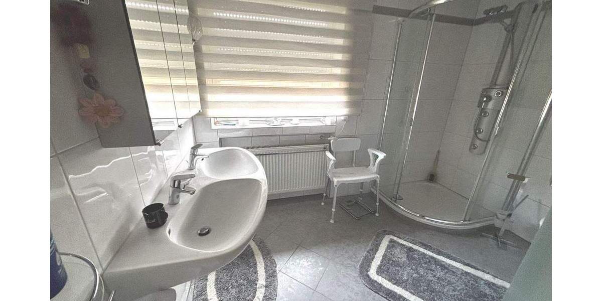 Reihenmittelhaus Krefeld Fischeln - 5 Zimmer, 120 m&sup2;, 395.000&euro; | Angebot:25820518