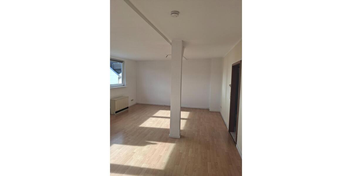 Dachgeschoßwohnung Essen Stadtbezirk VII - 3 Zimmer, 80 m&sup2;, 650&euro; | Angebot:25612945