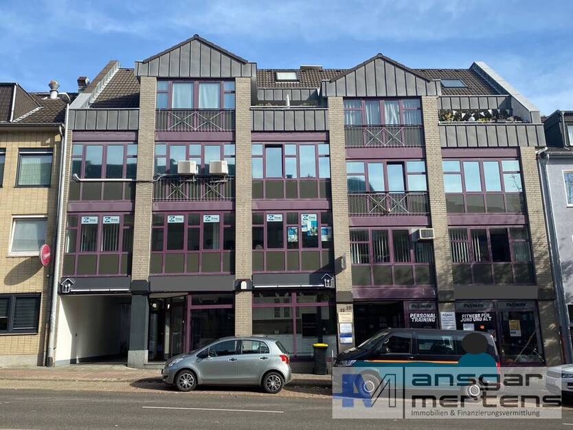 (D)EIN Wohn-und Gescha?ftshaus in TOP-Lage 6 Gewerbeeinheiten 2 Wohneinheiten 12 Stellplätze zimmer