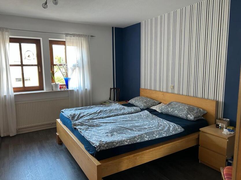 Großzügiges 1-2Familienhaus—Provisionsfrei