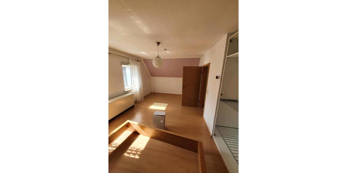 Dachgeschoßwohnung Essen Stadtbezirk VII - 2 Zimmer, 68 m&sup2;, 390&euro; | Angebot:26403778
