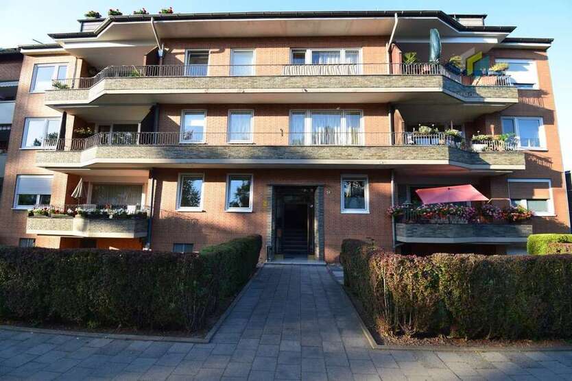 Wohnung zum Mieten in Düsseldorf Hassels 1.450 € 90 m²