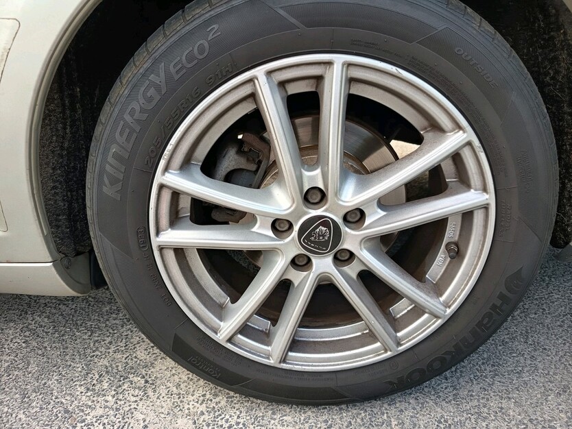 Toyota Avensis 215.000 km 7.000 € Dinslaken 46535