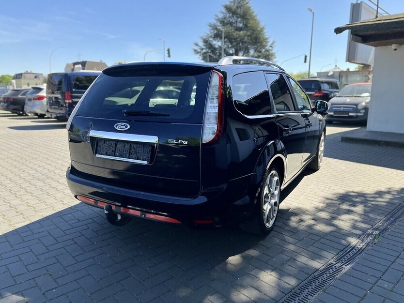 Focus Titanium / LPG / Sitzheizung / Xenon / AHK