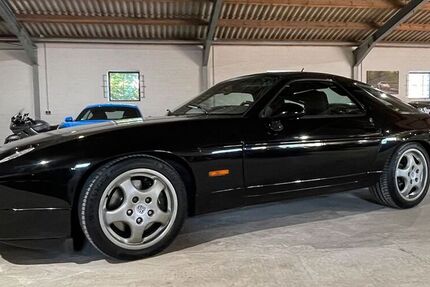 Porsche 928