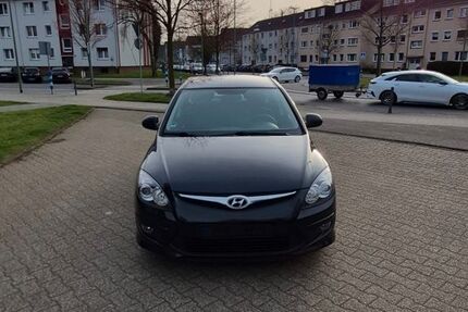 Hyundai i30 144.000 km 3.500 &euro; Duisburg 47167
