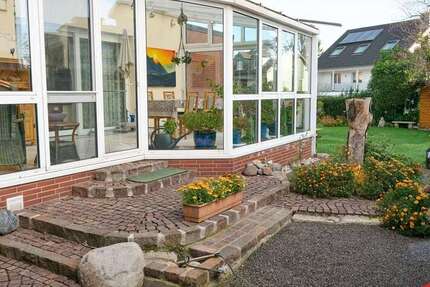 Haus Oberhausen Biefang - 8 Zimmer, 265 m&sup2;, 499.000&euro; | Angebot:26378100