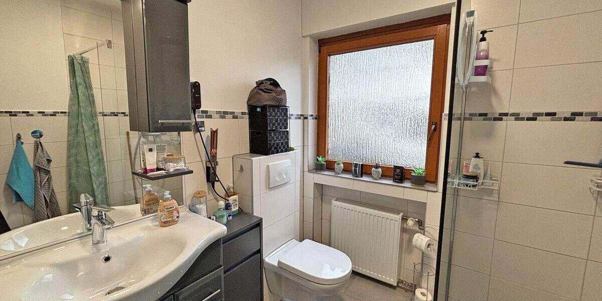 Mehrfamilienhaus, Wohnhaus Voerde Spellen - 6 Zimmer, 165 m&sup2;, 395.000&euro; | Angebot:25741546