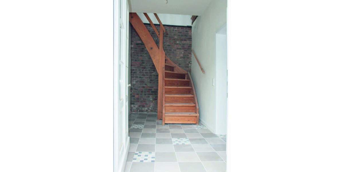 Reihenmittelhaus Krefeld Hüls - 2 Zimmer, 75 m&sup2;, 250.000&euro; | Angebot:25878466